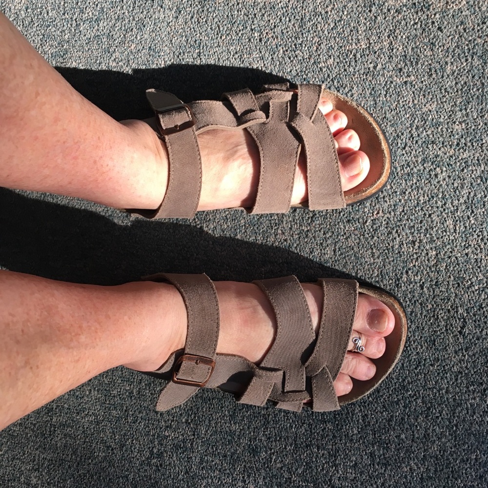 ESCA Sandals, sz 8, suede tan. Pretend Birks -for much less! Get ready 4 summer!